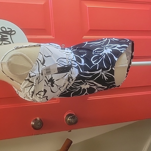 Bathing suit - Picture 3 of 3